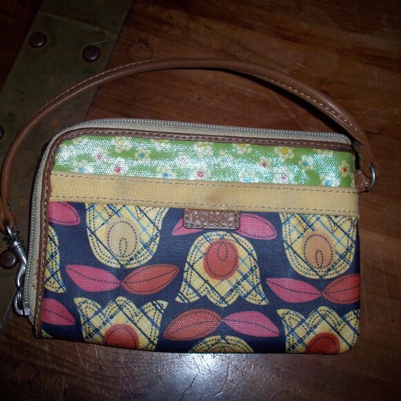FOSSIL "Vintage" Coated Canvas Leather Trim Zip Around Wallet Mod Wristlet Pouch - Picture 1 of 6